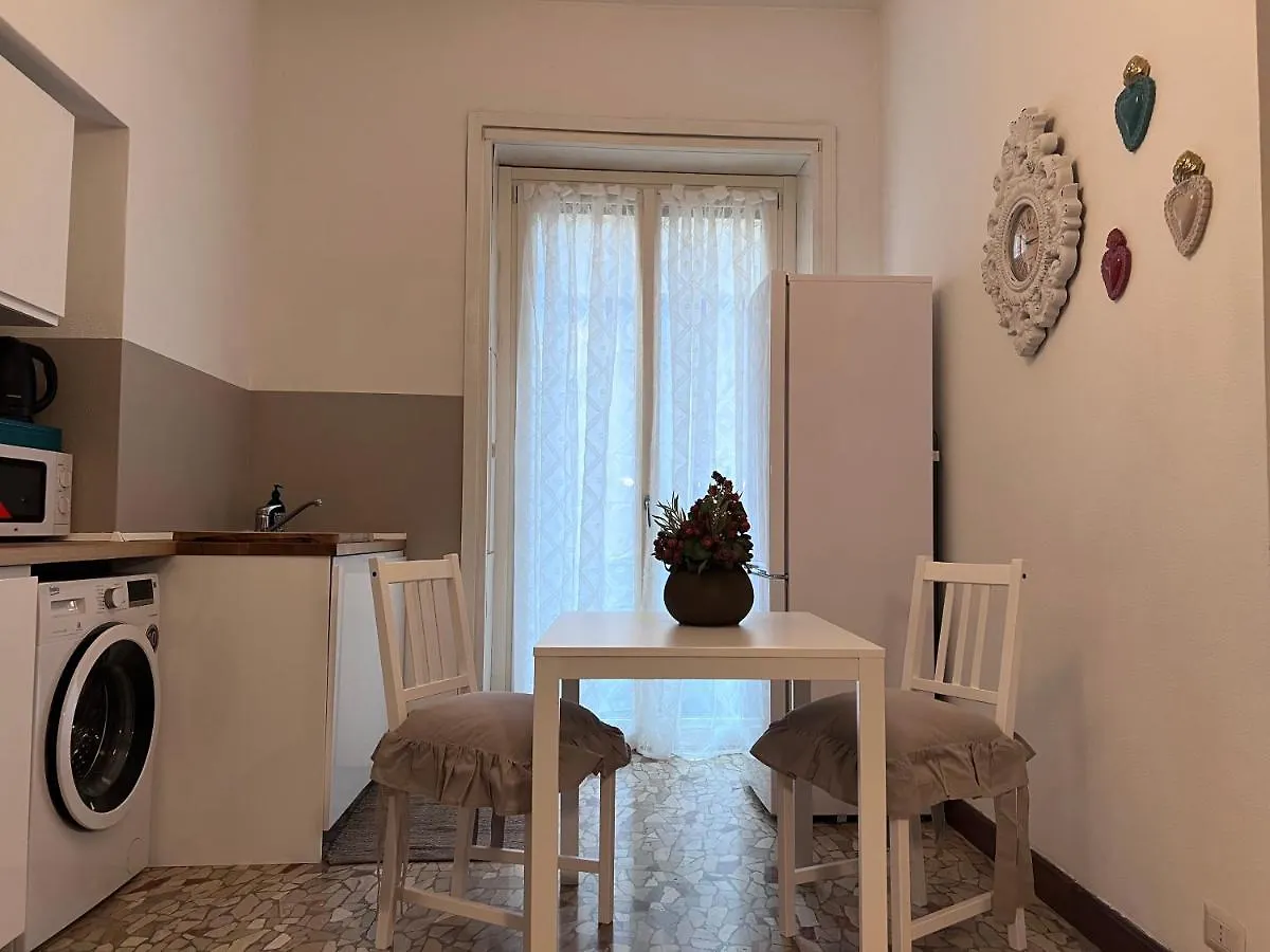 Milano Collection: Santa Marta公寓 0*, 米兰 意大利